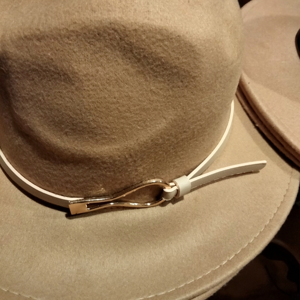 Wide brim hats